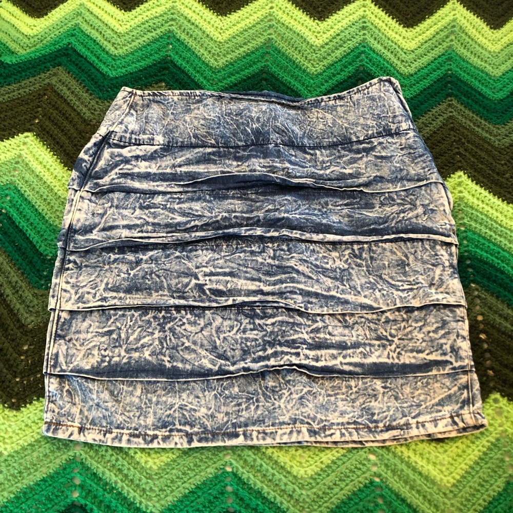 VINTAGE Chemin De Fer denim ruffle mini skirt 1980s acid wash size 11/12 GVUC